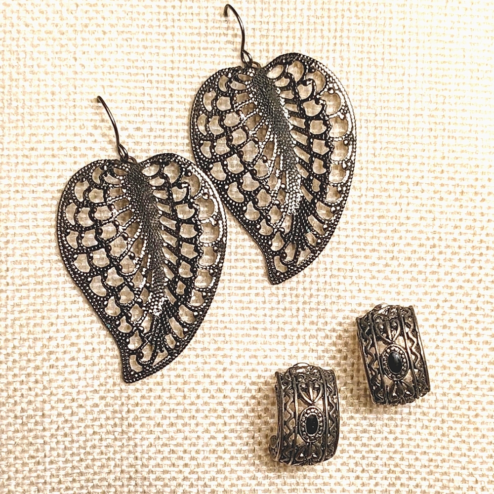 Two Pair of Silver Antique look Filigree Earrings Pierced Wire Post Vintage Look